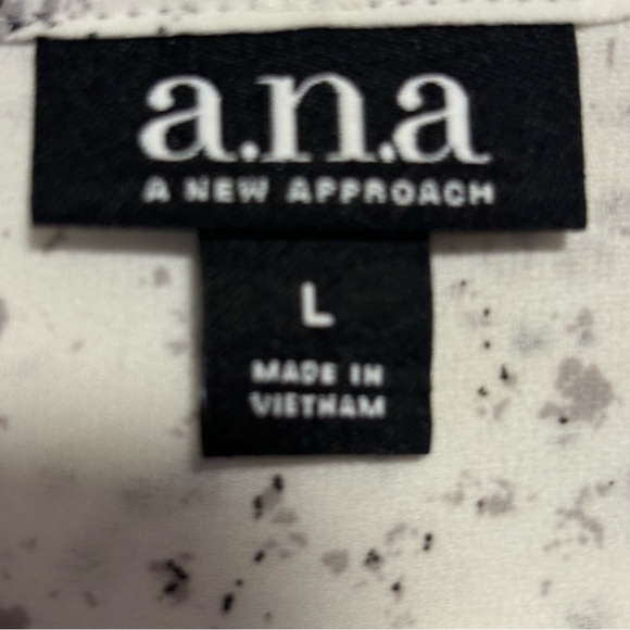 ana Lg Top 3/4 sleeves black white split 1/4 open front geometric print LIKE NEW - Picture 5 of 10